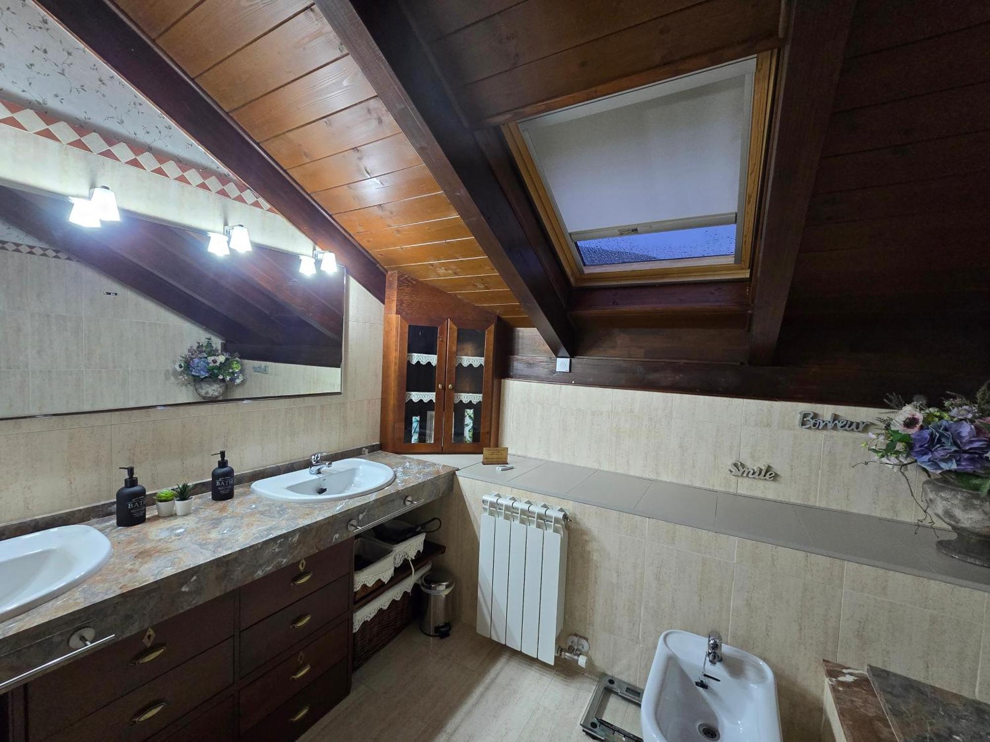 Un Encanto De Duplex Хака Экстерьер фото