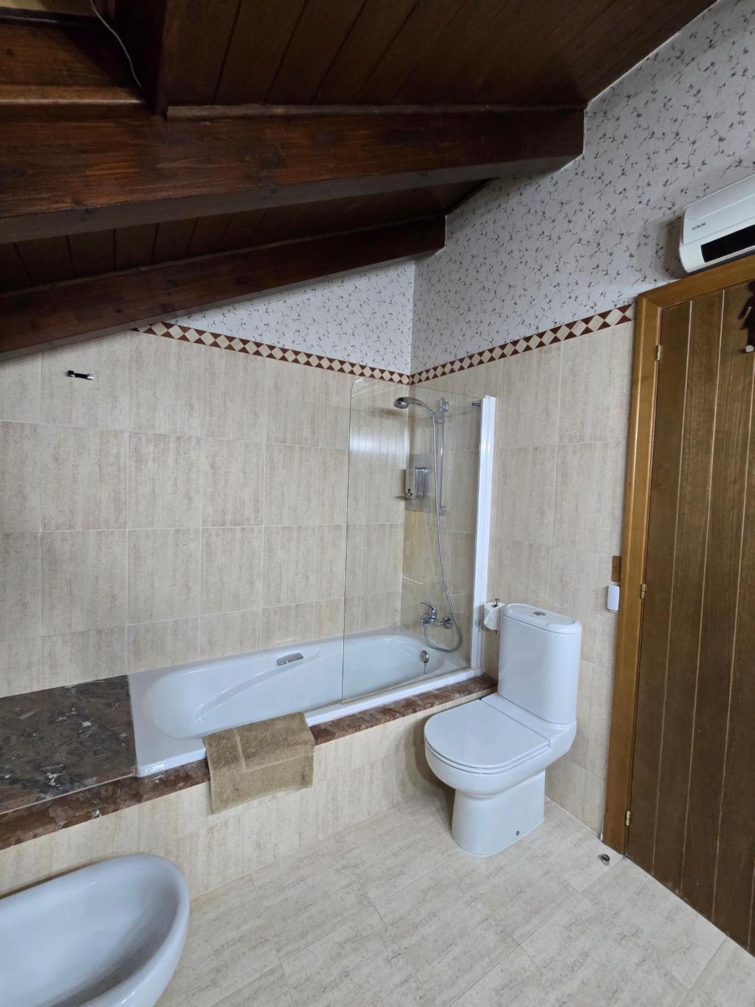 Un Encanto De Duplex Хака Экстерьер фото