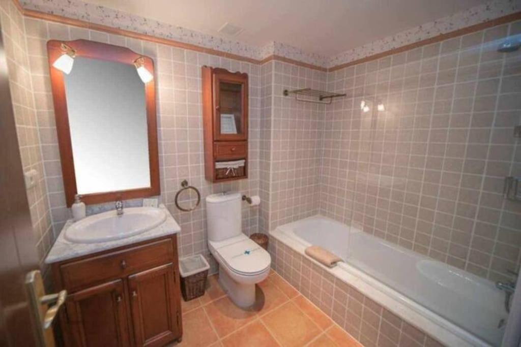Un Encanto De Duplex Хака Экстерьер фото